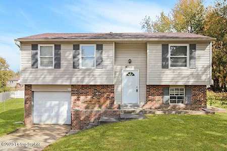 4511 Micklenburg Ct Louisville, KY 40245
