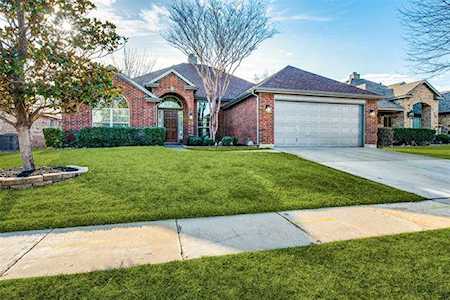 332 Fort Edward Drive Arlington, TX 76002
