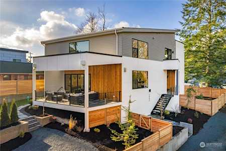 2803 NE 117th St Seattle, WA 98125