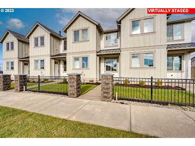 7983 SE Vermont ST Hillsboro, OR 97123