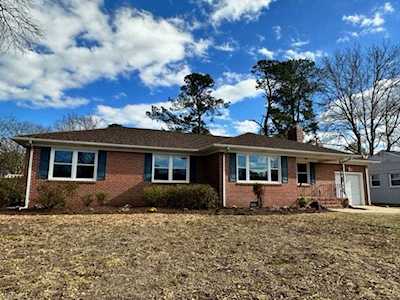 924 Josephine Cres Virginia Beach, VA 23464