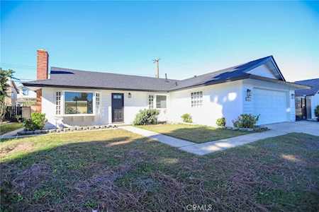 15261 Yorkshire Ln Huntington Beach, CA 92647