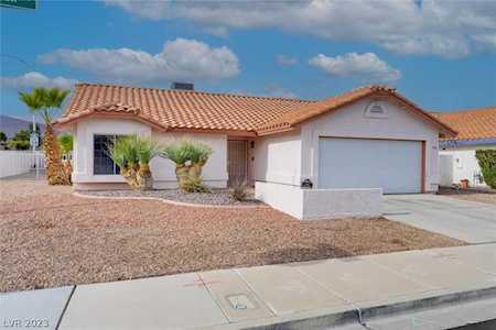 735 Chimney Rock Dr Henderson, NV 89002