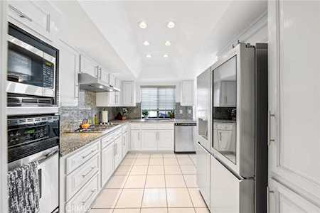 1731 Larkhaven Glen Escondido, CA 92026