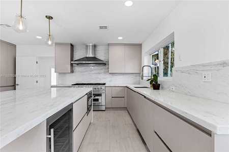 515 NE 115th St Biscayne Park, FL 33161