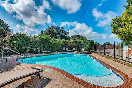 407 Horse Shoe Drive Euless, TX 76039