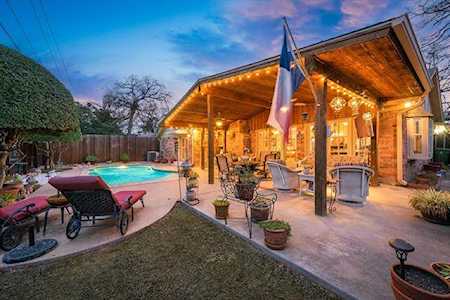 3024 Magnolia Lane Bedford, TX 76021
