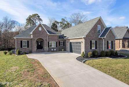 1621 Inverness Dr Maryville, TN 37801