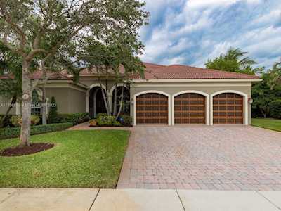 15997 SW 14th St Pembroke Pines, FL 33027