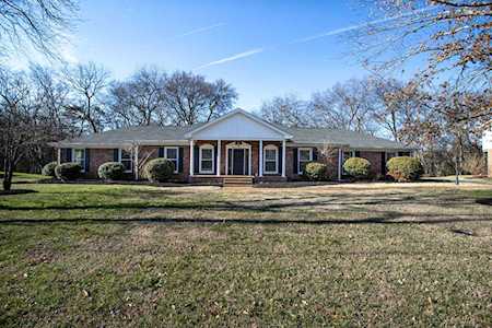 2229 Tomahawk Trce Murfreesboro, TN 37129