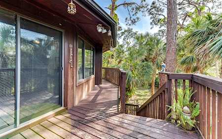 340 N Oxford Dr Englewood, FL 34223