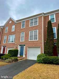 25234 Dunvegan Square Chantilly, VA 20152