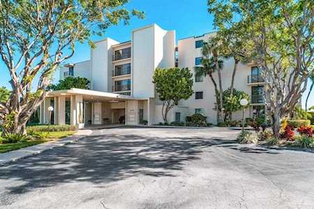 1202 S Lake Drive #102 Lantana, FL 33462