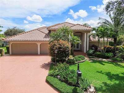 9700 NW 58th Ct Parkland, FL 33076