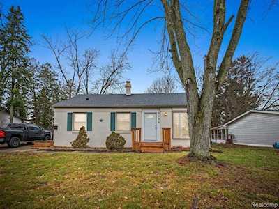 5154 Helmsley Dr Swartz Creek, MI 48473