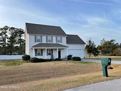 102 Blue Bird Lane Newport, NC 28570