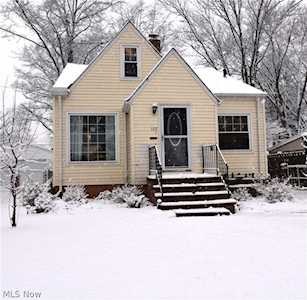122 Englewood Dr Avon Lake, OH 44012