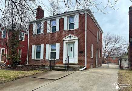 15260 Regina Allen Park, MI 48101