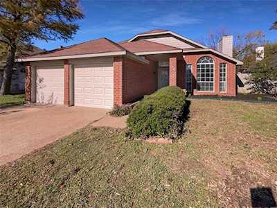 802 Shady Brook Lane Cedar Hill, TX 75104