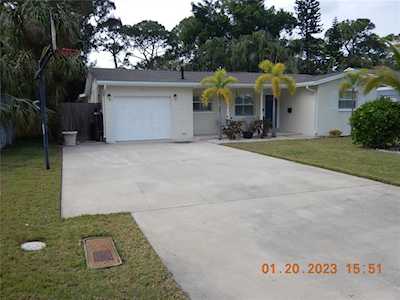 9016 Bay St NE St. Petersburg, FL 33702