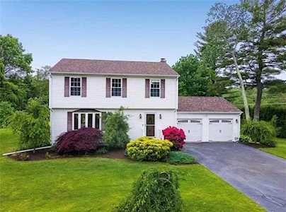 3 Poppy Hill Dr Johnston, RI 02919