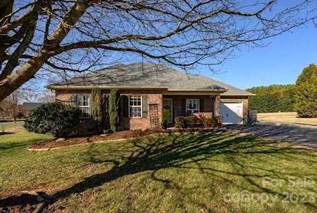 2036 Summerfield Circle Conover, NC 28613