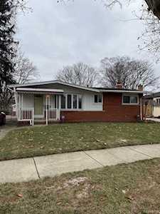19184 Osmus St Livonia, MI 48152
