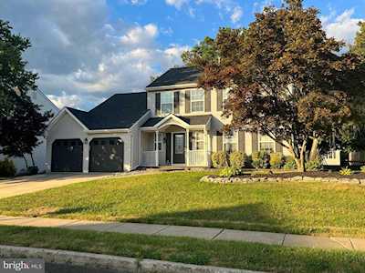21 Chevy Chase Rd Sicklerville, NJ 08081