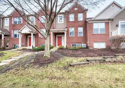 1012 Bradford Dr Naperville, IL 60563