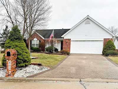 801 Birch Run Ct Lake St Louis, MO 63367