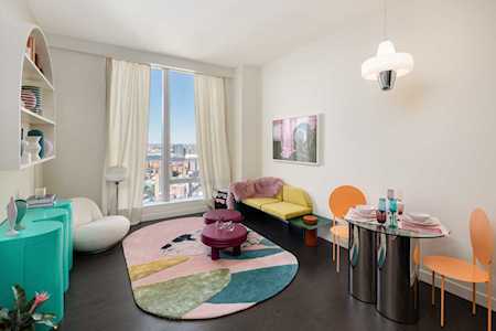 252 South St #19J New York, NY 10002