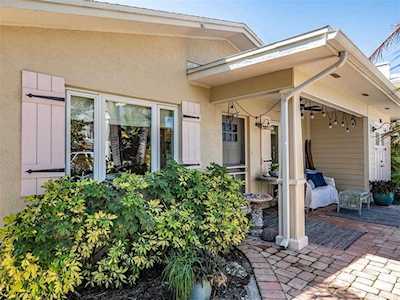 880 N Shore Dr Anna Maria, FL 34216
