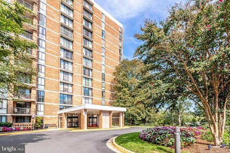 2300 Pimmit Dr #702 Falls Church, VA 22043
