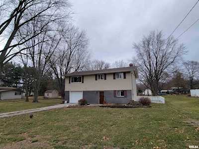 60 S Riverview Dr East Peoria, IL 61611