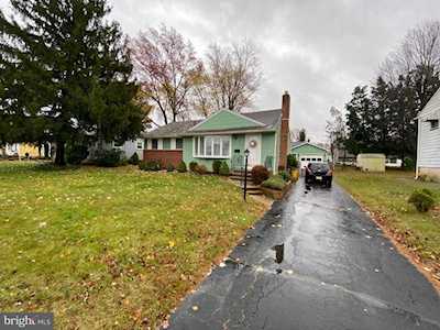 324 Dearborne Ave Blackwood, NJ 08012