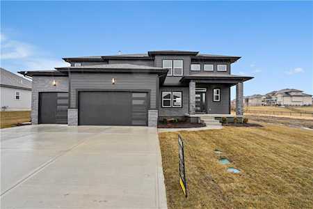 1005 Bridgeshire Dr Raymore, MO 64083