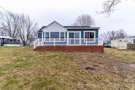 8894 E Circle Drive Syracuse, IN 46567