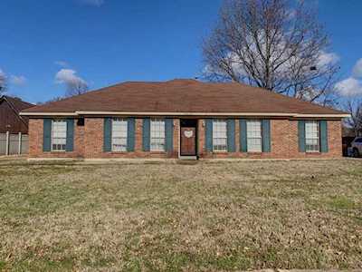 6326 Skylight Dr Bartlett, TN 38135