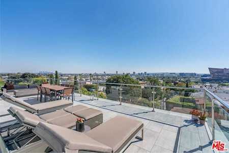8703 W West Knoll Dr #107 West Hollywood, CA 90069