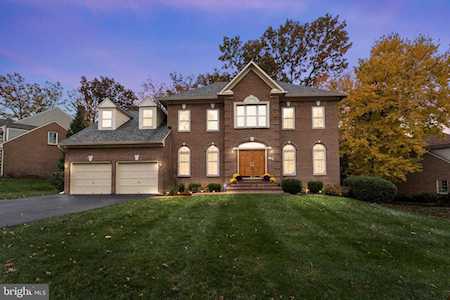 11194 Longwood Grove Dr Reston, VA 20194