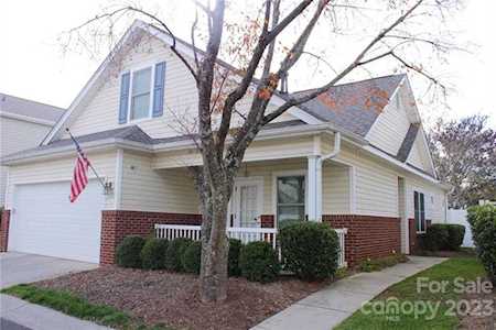 8634 Meadowmont View Dr Charlotte, NC 28269
