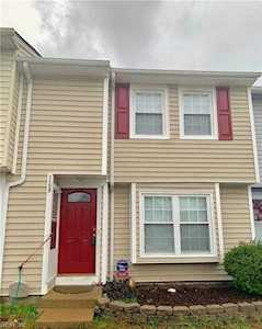 1109 Netherland Ct Virginia Beach, VA 23453