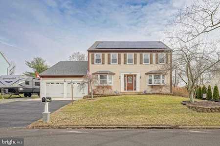 10 Sycamore Dr Medford, NJ 08055