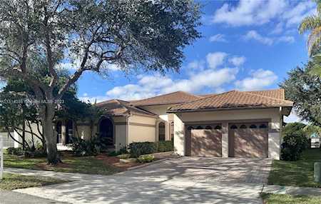 1556 NW 183rd Ter Pembroke Pines, FL 33029