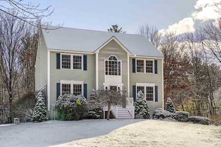 1 Chase Brook Dr Londonderry, NH 03053