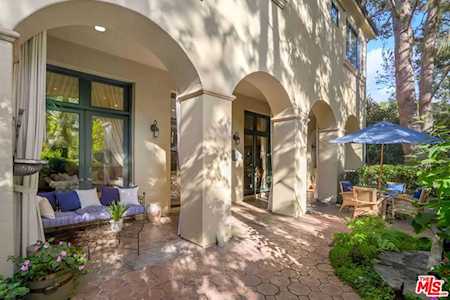 10297 Century Woods Dr Los Angeles, CA 90067