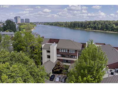 5270 S Landing Square DR #6A Portland, OR 97239