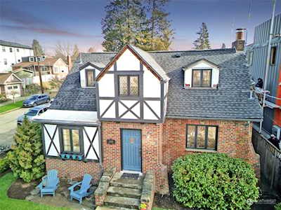 6058 31st Ave NE Seattle, WA 98115
