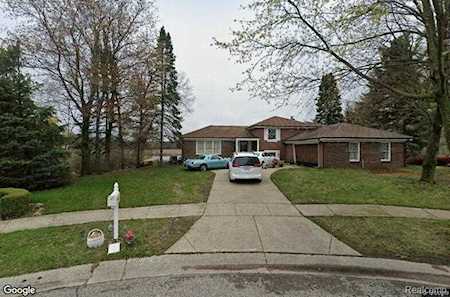 45 Lakes Edge Oxford, MI 48371