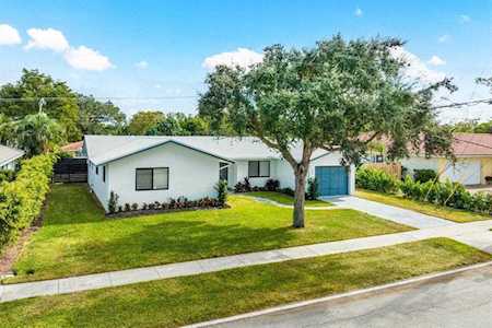 250 SW 9th Avenue Boca Raton, FL 33486